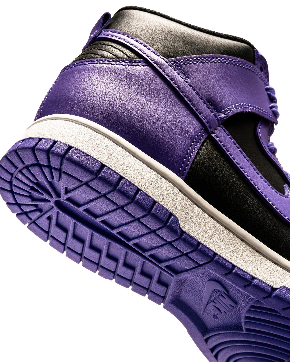 Men's 10.5 - Nike Dunk Hi Retro hotsell 'Psychic Purple'